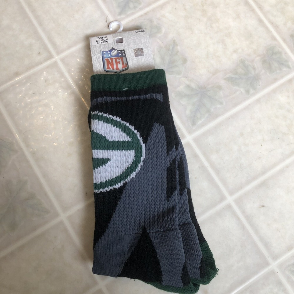 NEW MEN'S NFL‎ ATHLETIC CREW SOCKS large (SHOE SIZE 8-13) ~~ GREEN BAY PACKERS